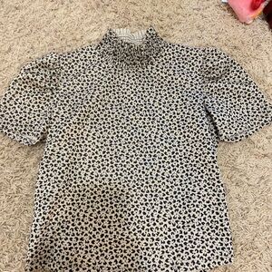 Chic Black and White Leopard Print Top